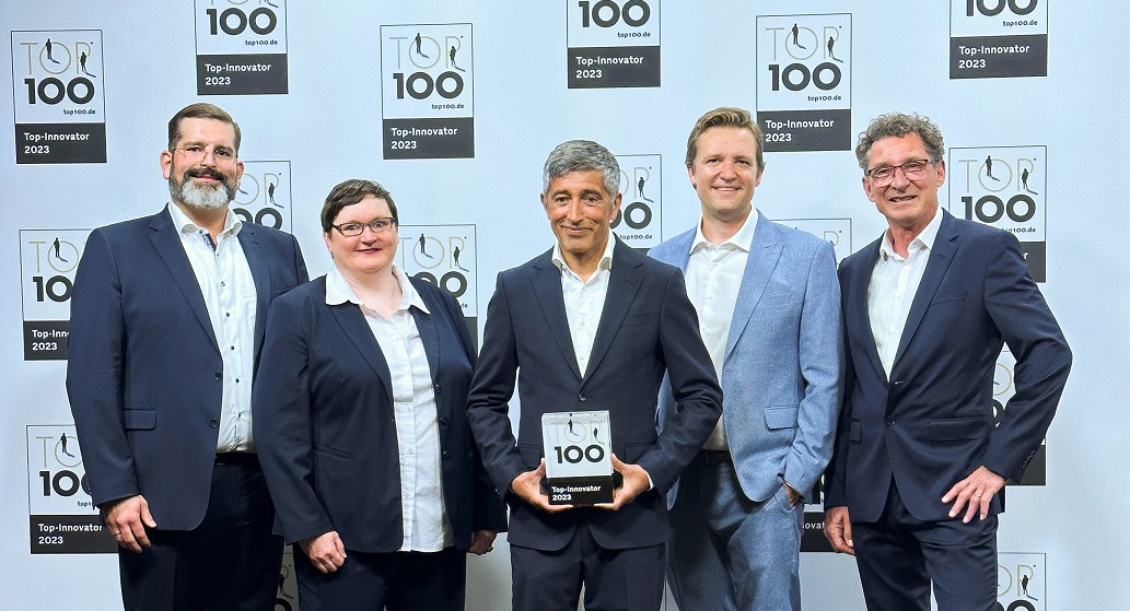 Top 100 Innovator Award vor dem STARFACE Logo